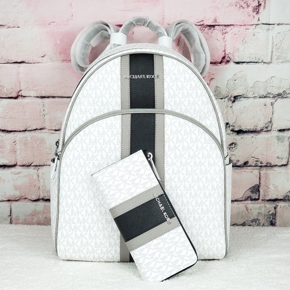 Michael Kors Handbags - ⚠️LAST 1⚠️ Michael Abbey Large Backpack SET